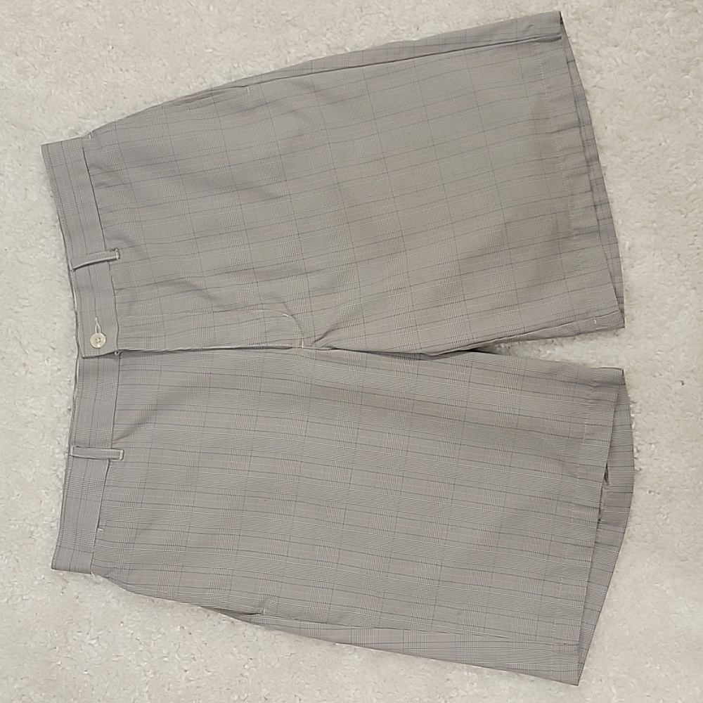 Ping men's size 34 shorts, in new condition